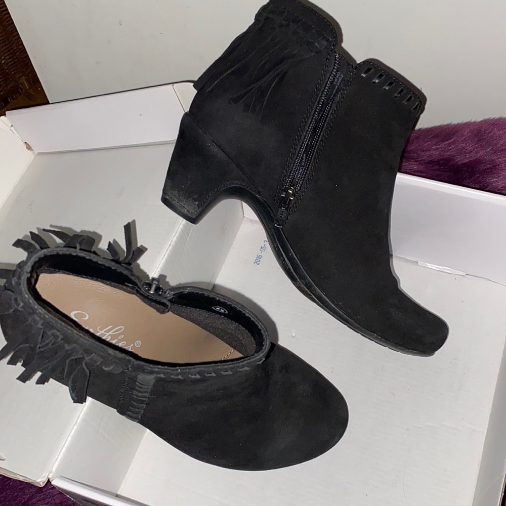 Zurich Black suede booties